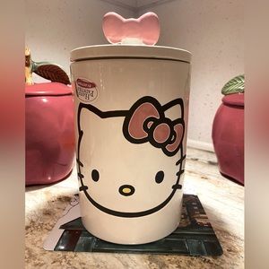 NWOT Ceramic Hello Kitty Treat Container